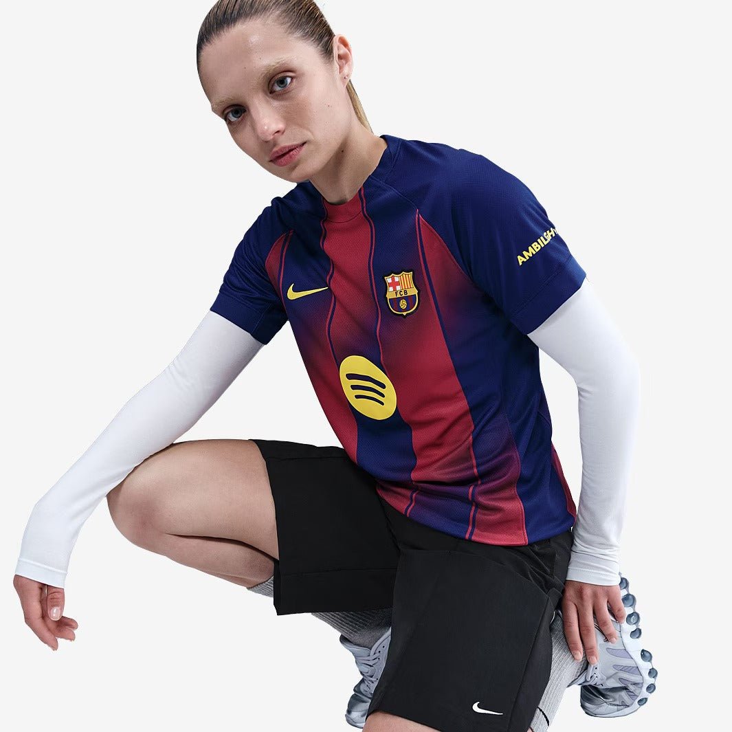 Camisa Feminina Nike Barcelona 2025/26 Torcedor - Manto Club