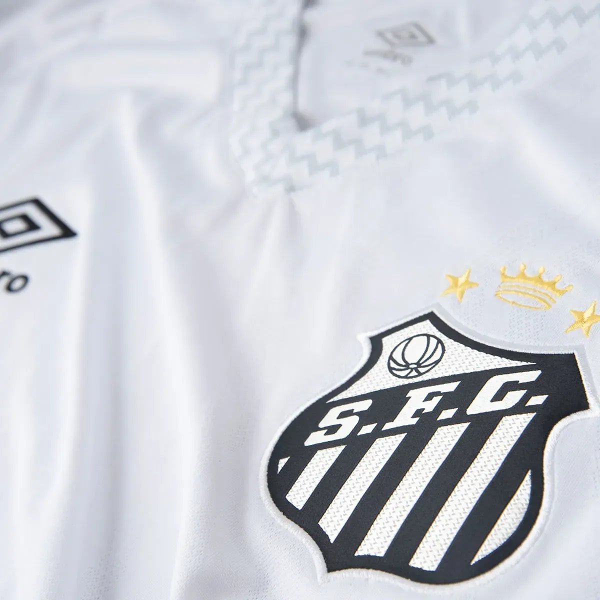 Camisa Feminina Umbro Santos 2025/26 I - Manto Club