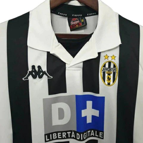 Camisa Juventus Retrô 2011/2012 Preta e Branca - Nike - Manto Club